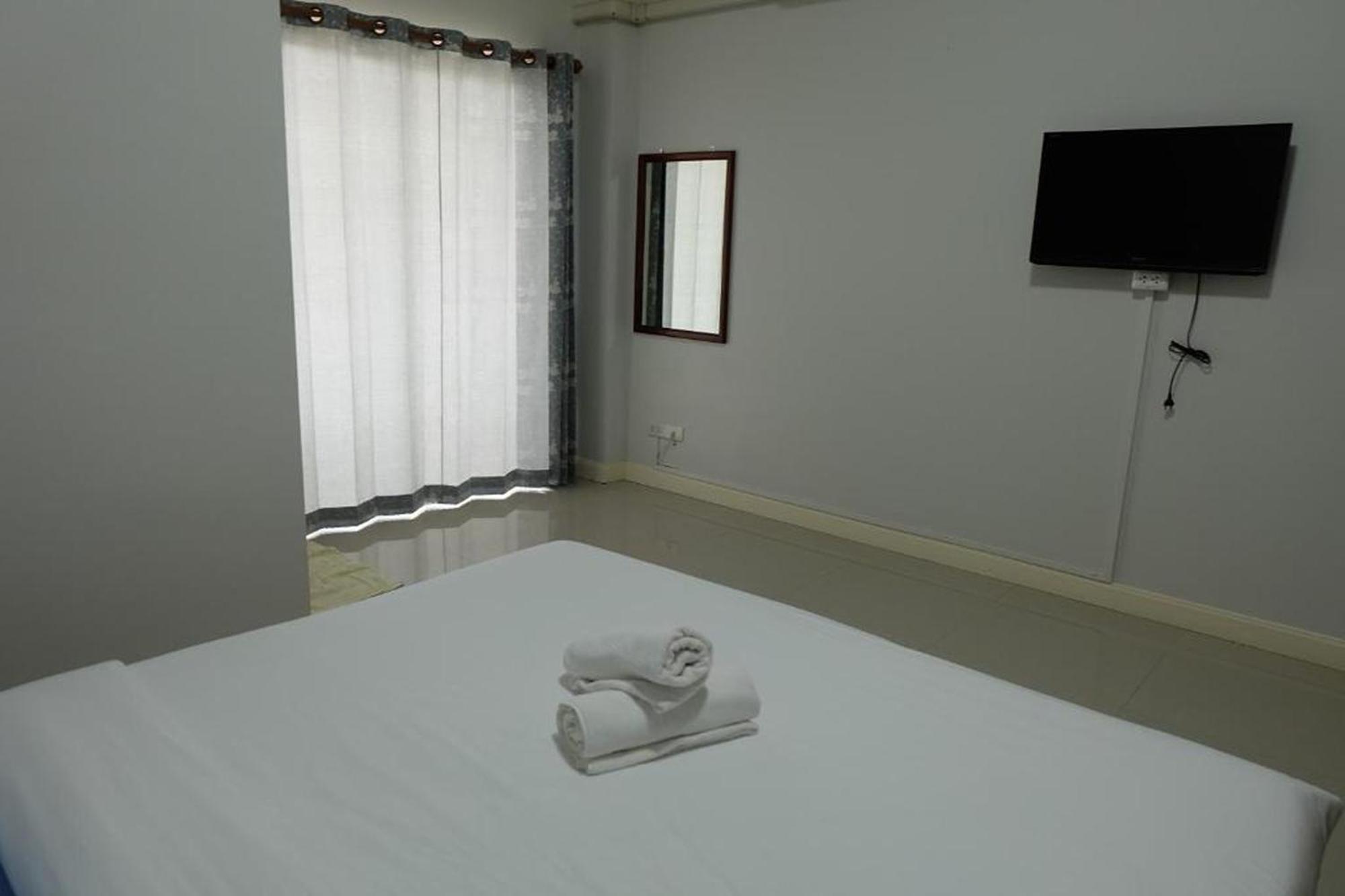 Tara Apartment Surat Thani Exterior photo