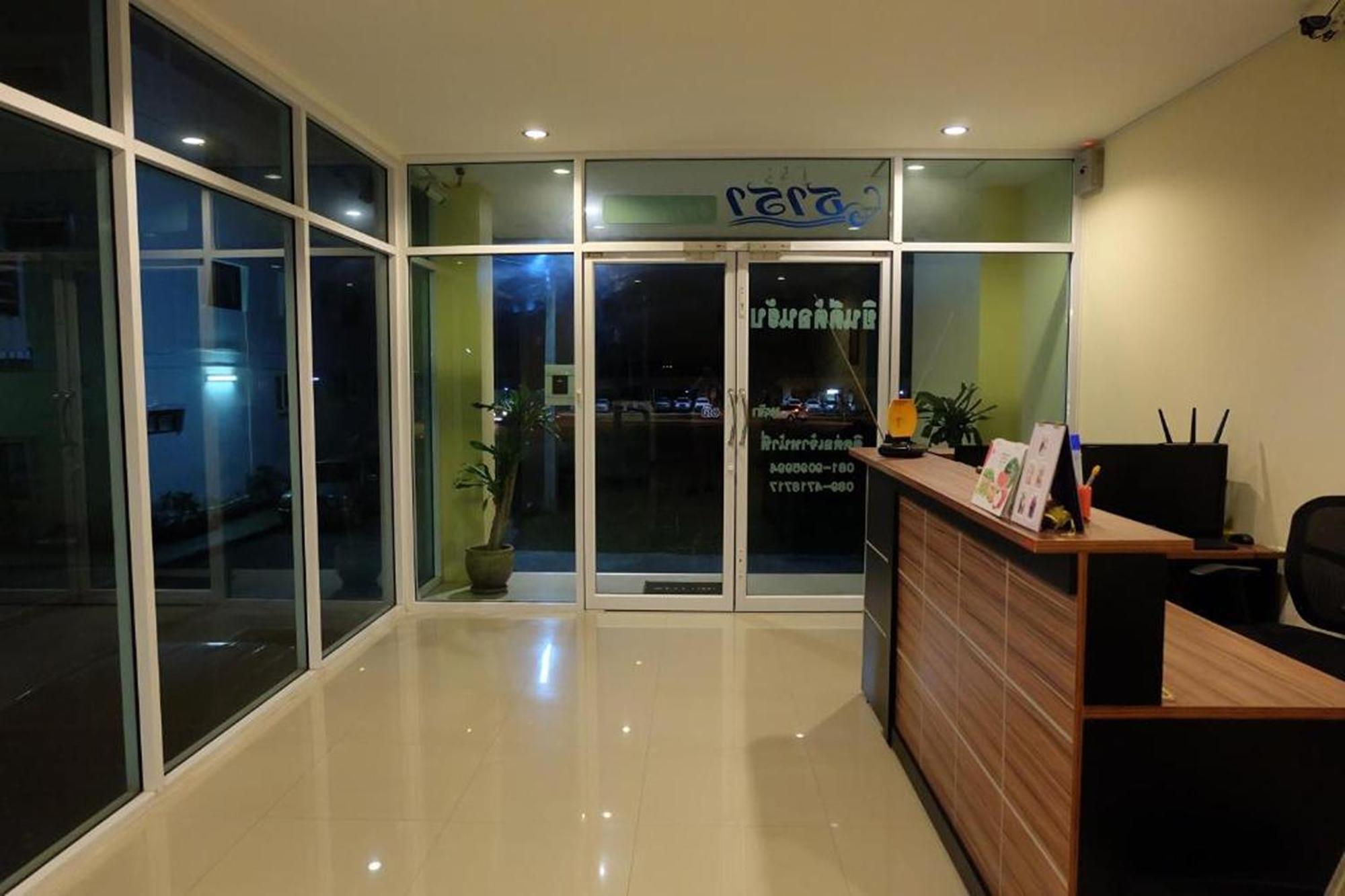 Tara Apartment Surat Thani Exterior photo